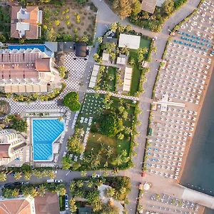 מלון Aqua, מרמריס